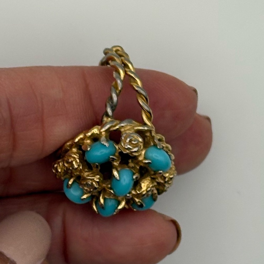 Elegant Vintage Gold and Turquoise Statement Ring - Picture 4 of 10